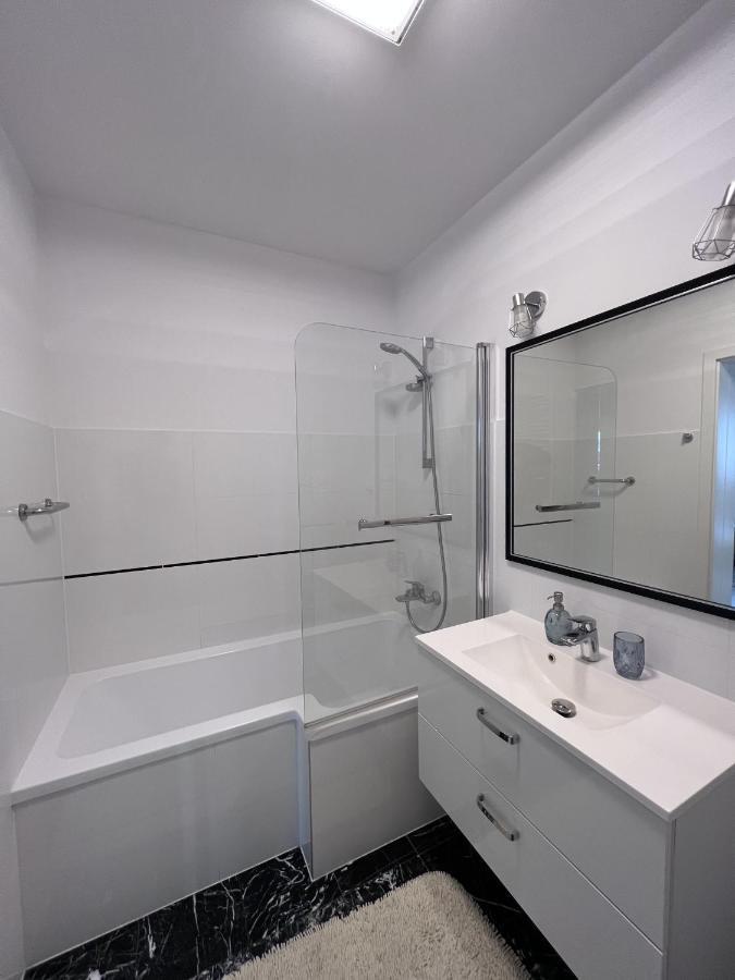 Apartament Z Tarasem Na Osiedlu Rakownica Jelení Hora Exteriér fotografie